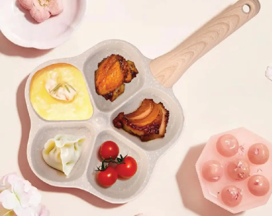 Flower style non-stick 5-hole cooking pan