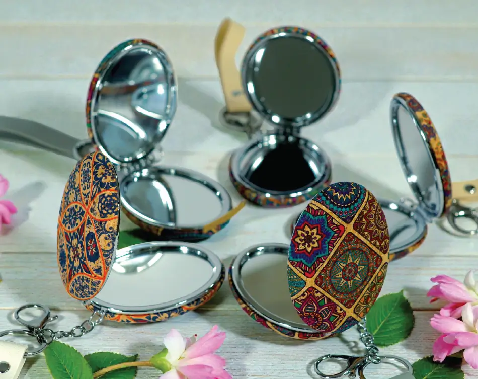 Compact makeup mirror for girls Aminsuk LuxeGlow